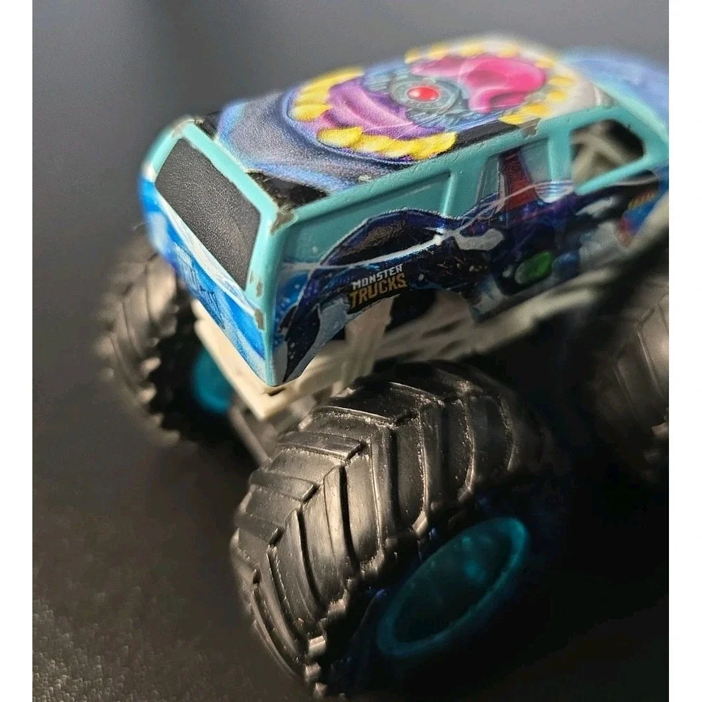 Hot Wheels Monster Trucks Mecha Orca 1:64 Monster Truck Killer Whale